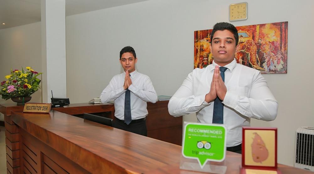 Senani Hotel Kandy Kültér fotó