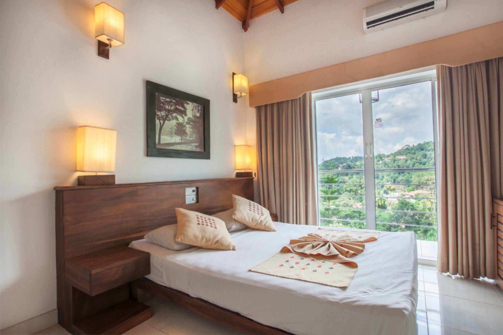 Senani Hotel Kandy Kültér fotó