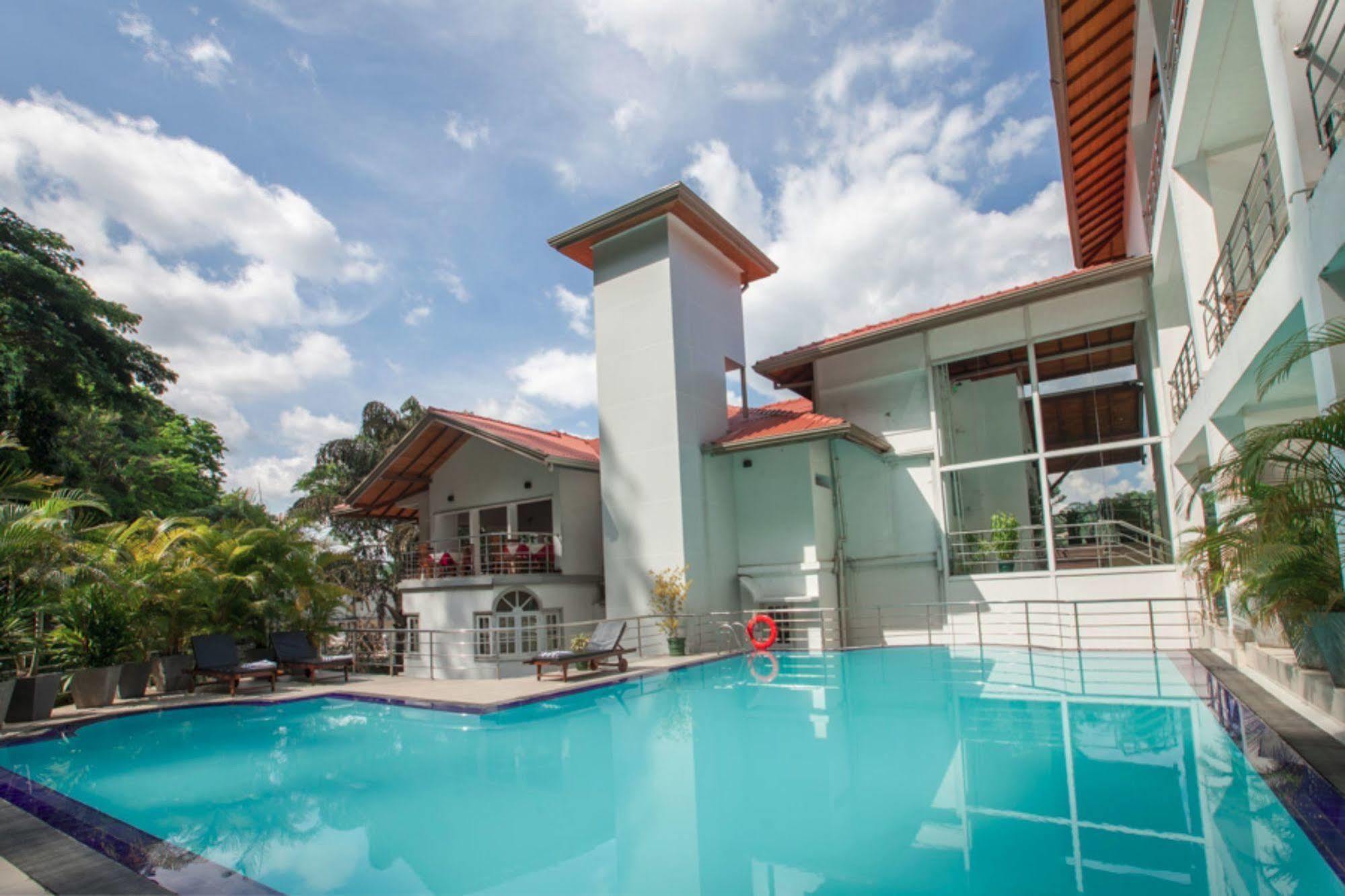Senani Hotel Kandy Kültér fotó